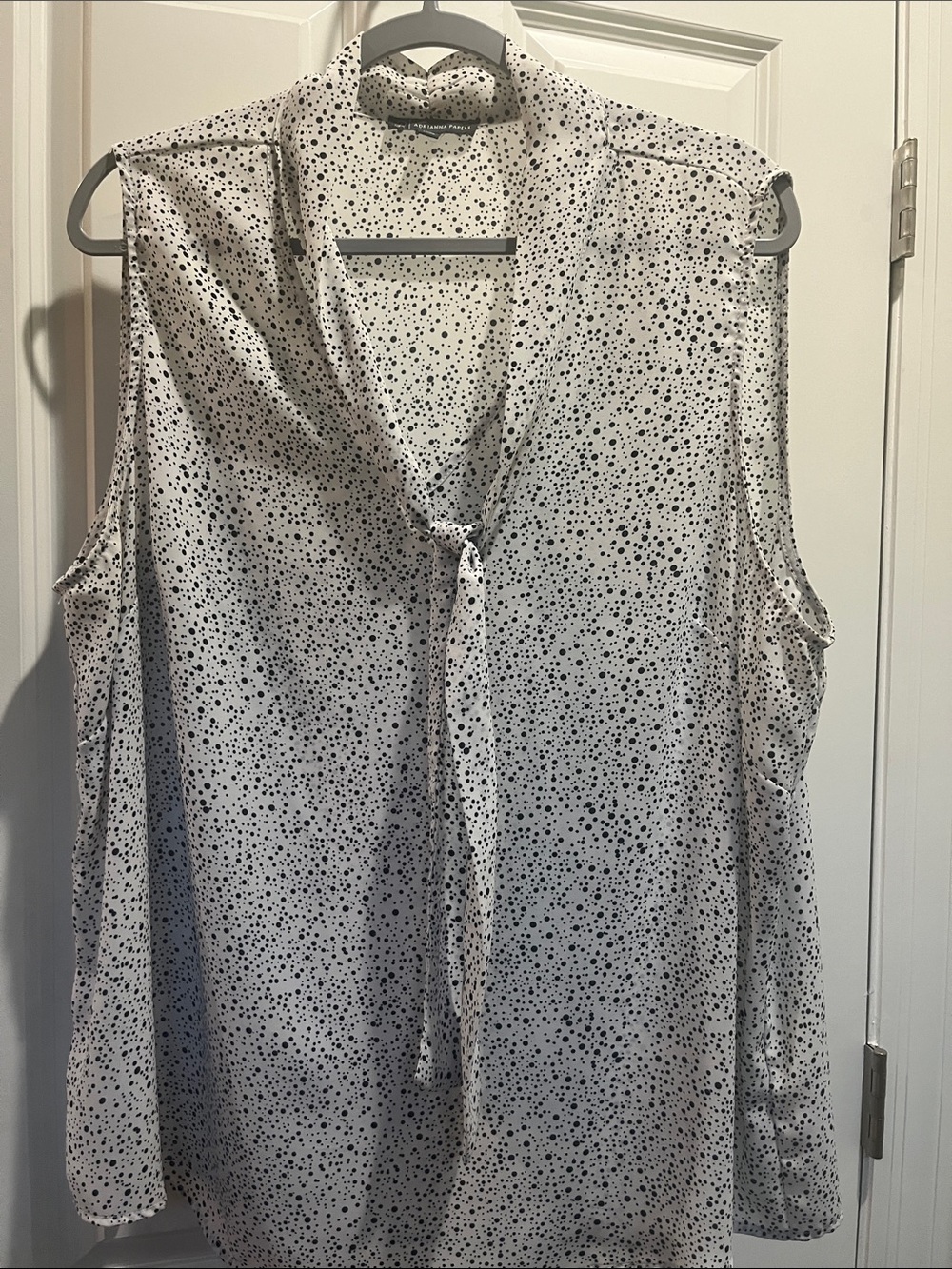 Adrianna Papell White and Black Speckled Tie-Neck Camisole